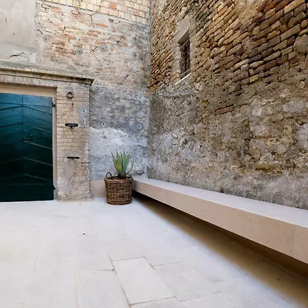 Cortile Nel Borgo شقة مارينا بالمينس